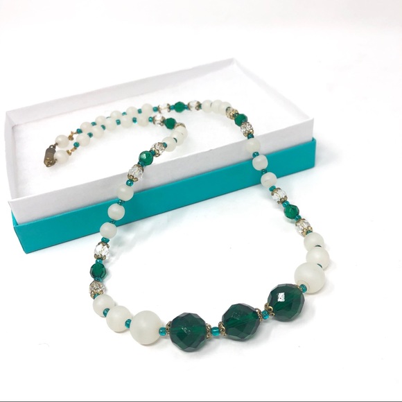 Vintage Glass Bead Necklace Spring Green & White - Picture 6 of 7